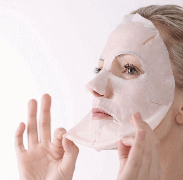 removing-sheet-mask-600x590