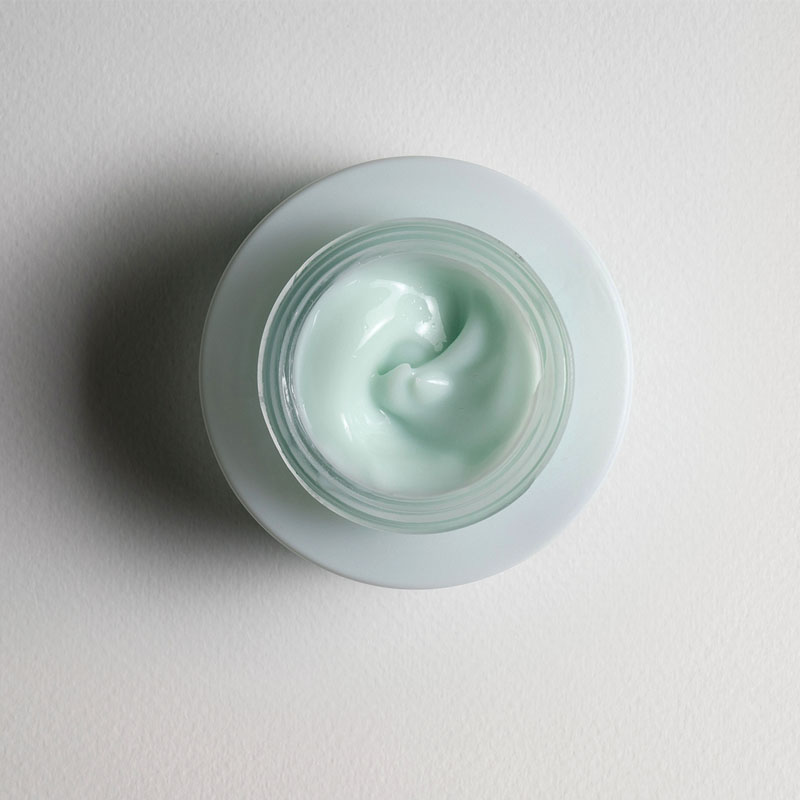 NEW BORN SMOOTH TOUCH ESSENTIAL DAY MOISTURIZER ALL SKIN 50 ML 2